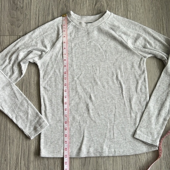 Soft Long Sleeve Top Size S - Picture 5 of 6